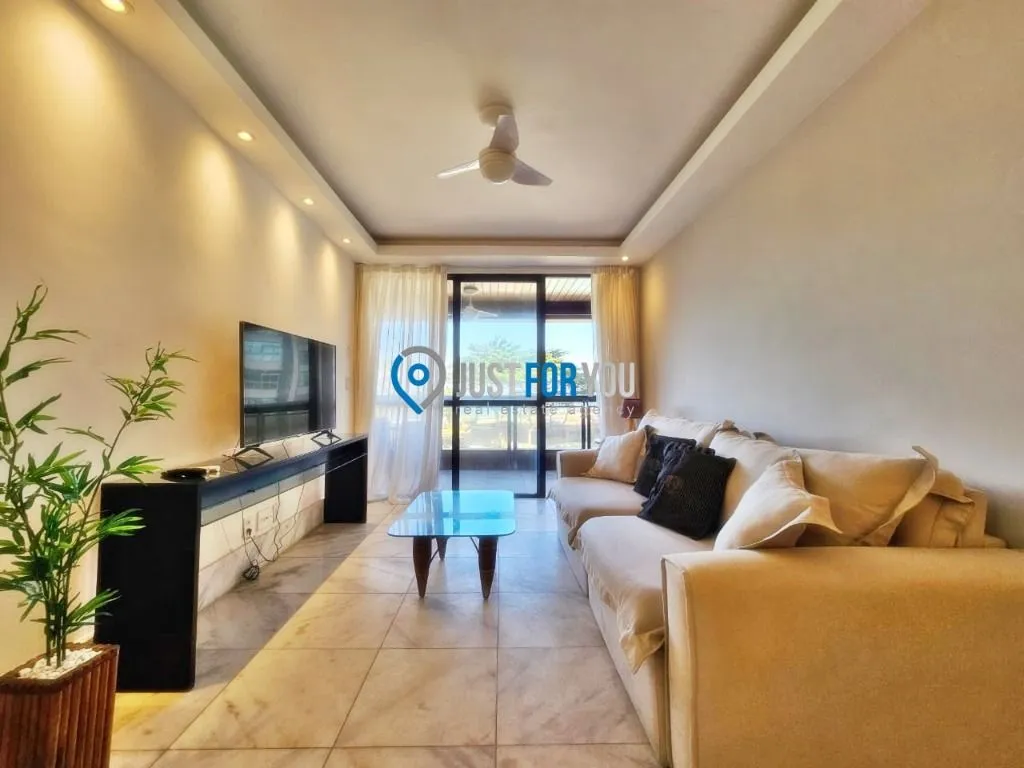 Furnished apartment with 4 bedrooms and 144 m² — photo 41
