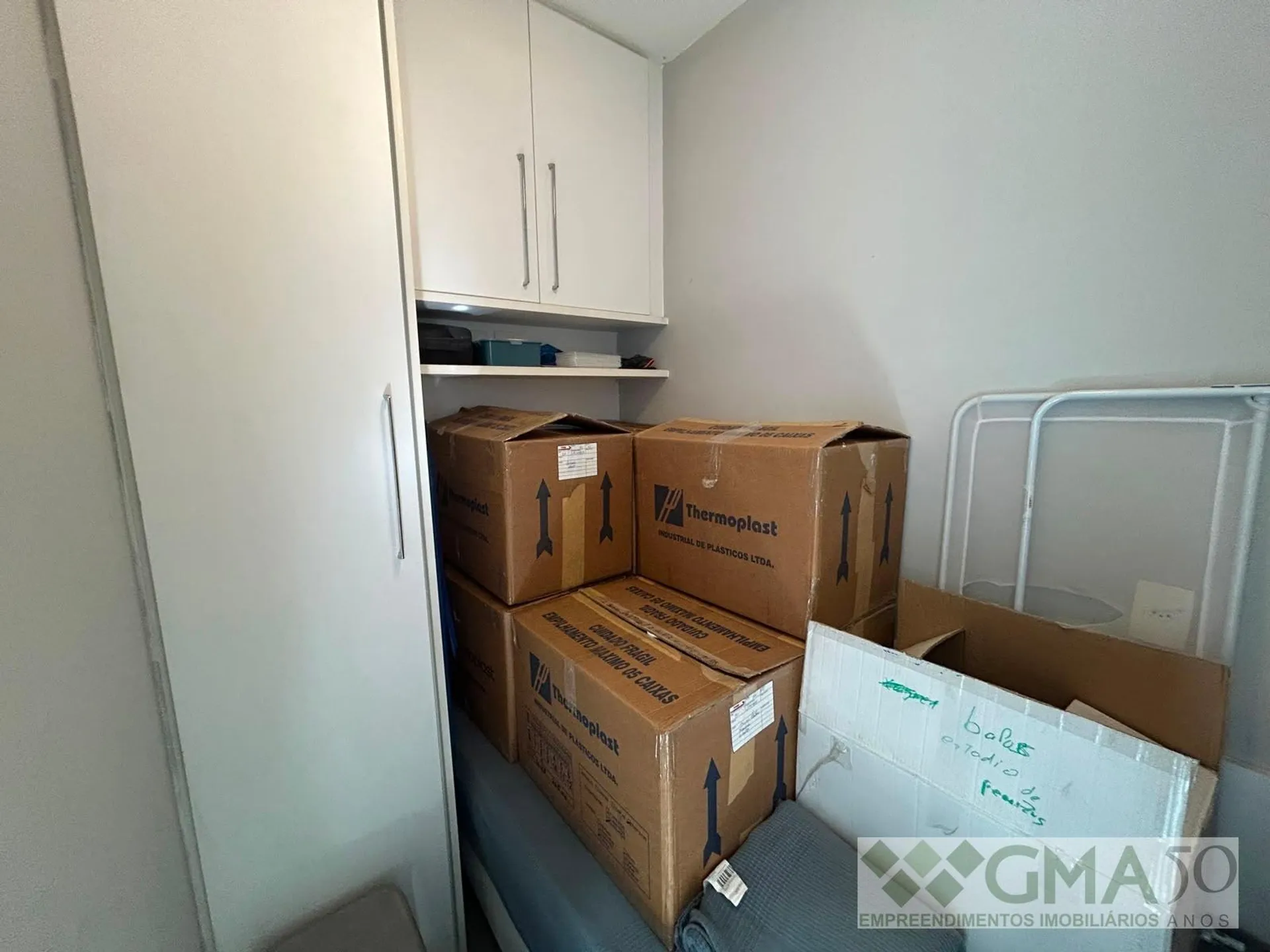 Apartment with 3 bedrooms and a closed kitchen — photo 25