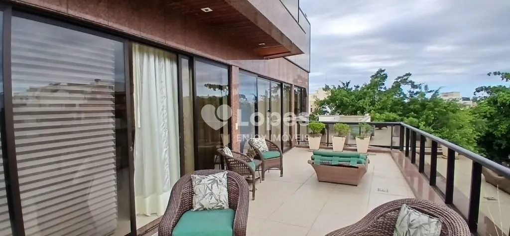 390 m² apartment with a private BBQ area — photo 4
