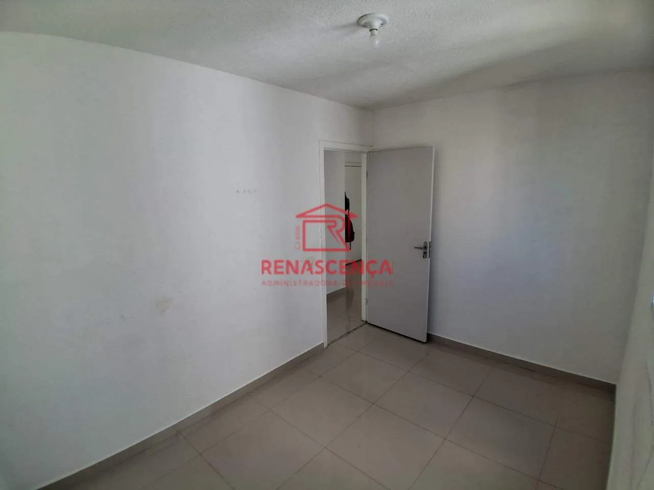 Apartment with closed kitchen and a gas stove — photo 4