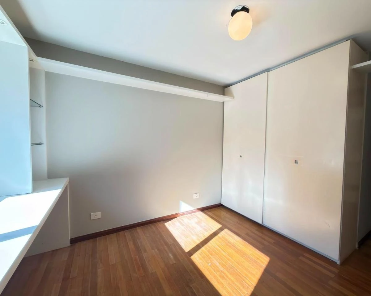 Будинок з 3 спальнями та 4 паркомісцями, відкрита кухня — photo 8