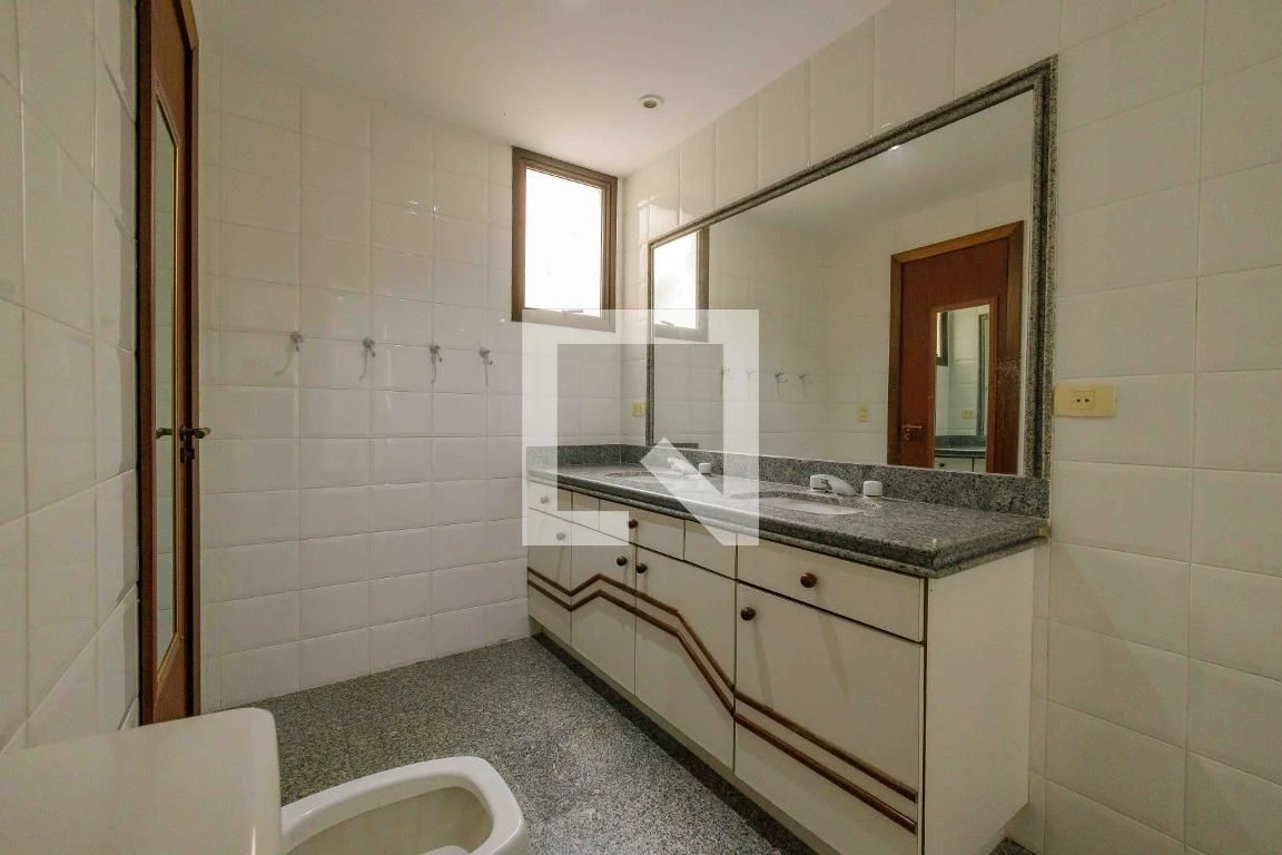 Ванна та 4 спальні: квартира 360 м² — photo 65