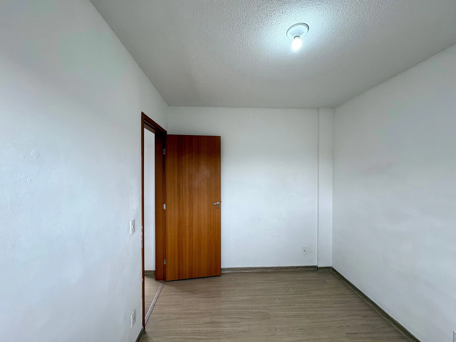 Apartamento, 47 m², com piso de madeira ou laminado — photo 15
