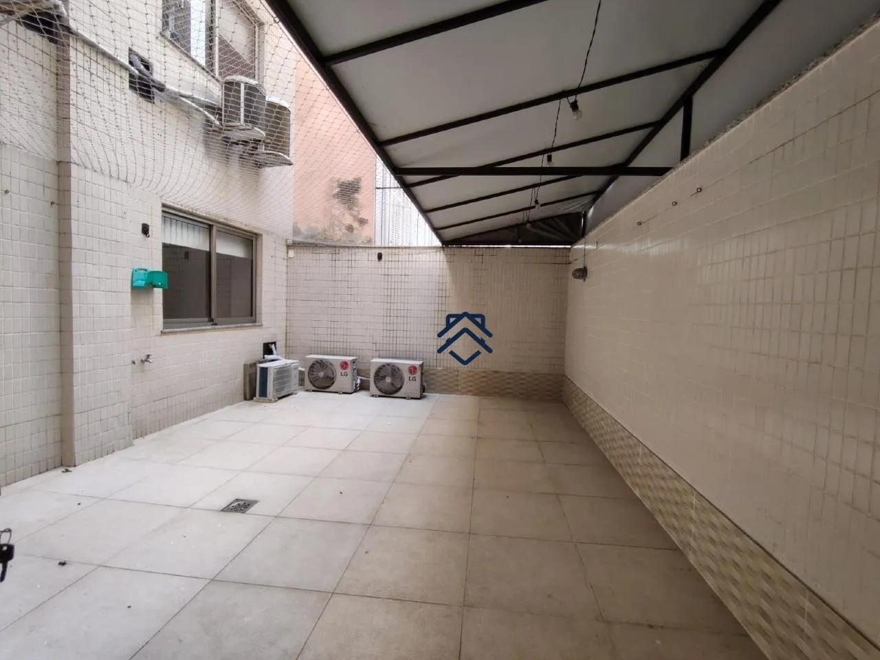 Private BBQ in a 4-bedroom apartment, 193 m² — photo 26