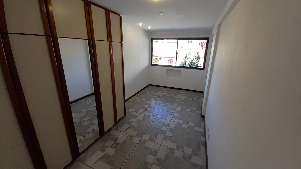 2-bedroom apartment with a bathtub — photo 4
