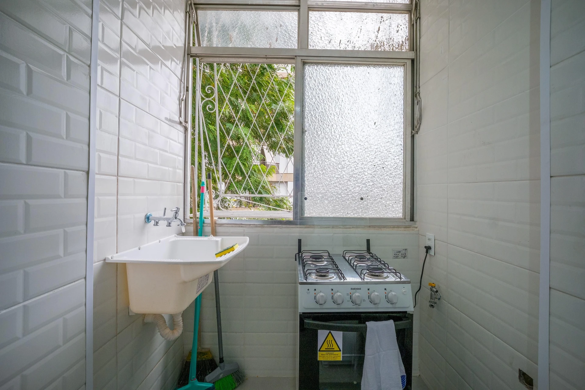 Apartamento amueblado de 1 dormitorio con cocina abierta — photo 15