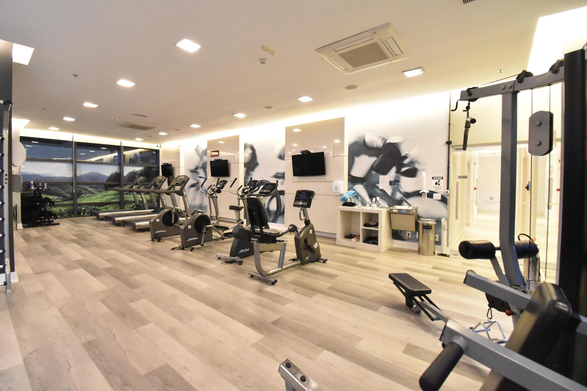 Меблированная студия 35 м² — photo 16