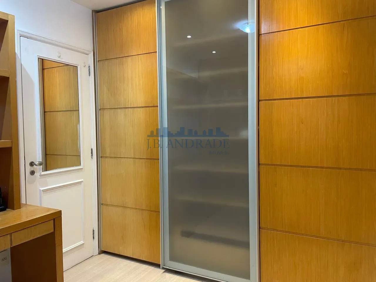 Apartamento mobiliado com 3 quartos e 5 banheiros — photo 18
