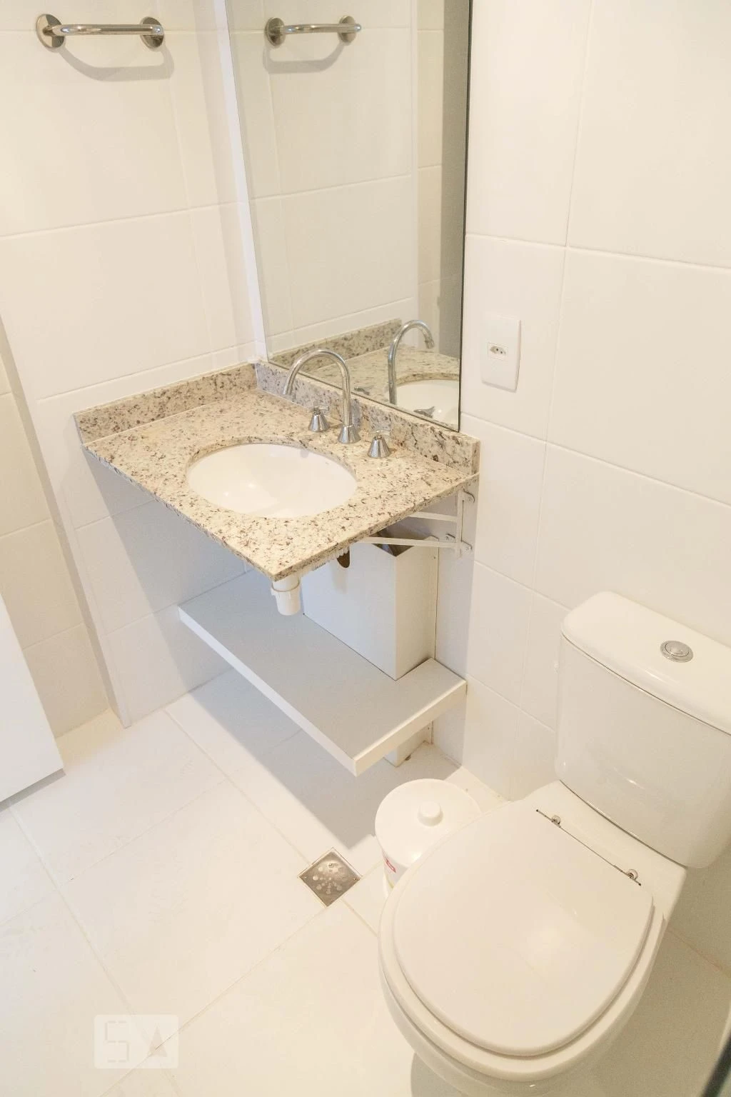 Furnished 2-bedroom apartment with gas open-plan kitchen — photo 23