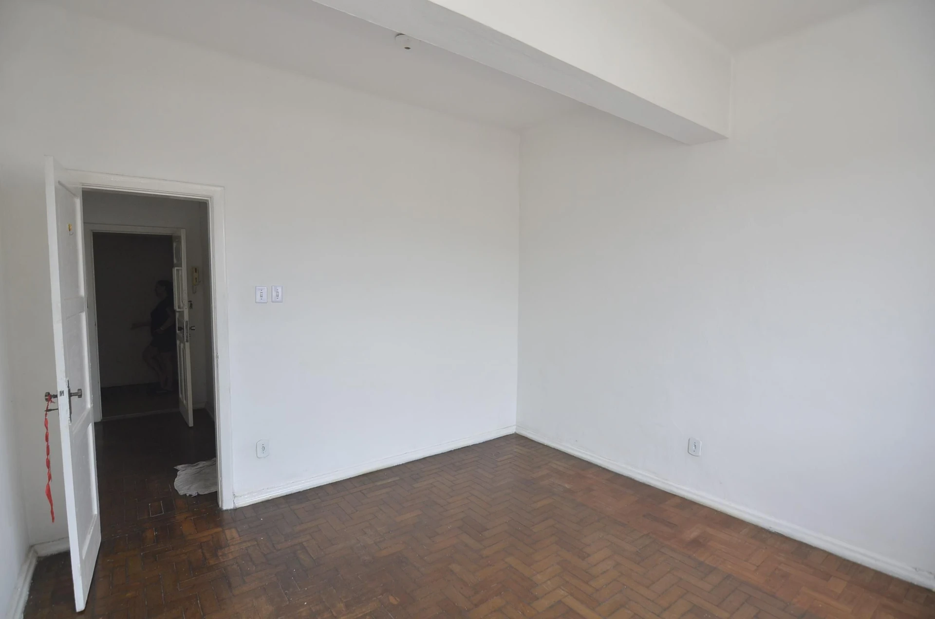 Apartment, 85 m², with wood or laminate floors — photo 14