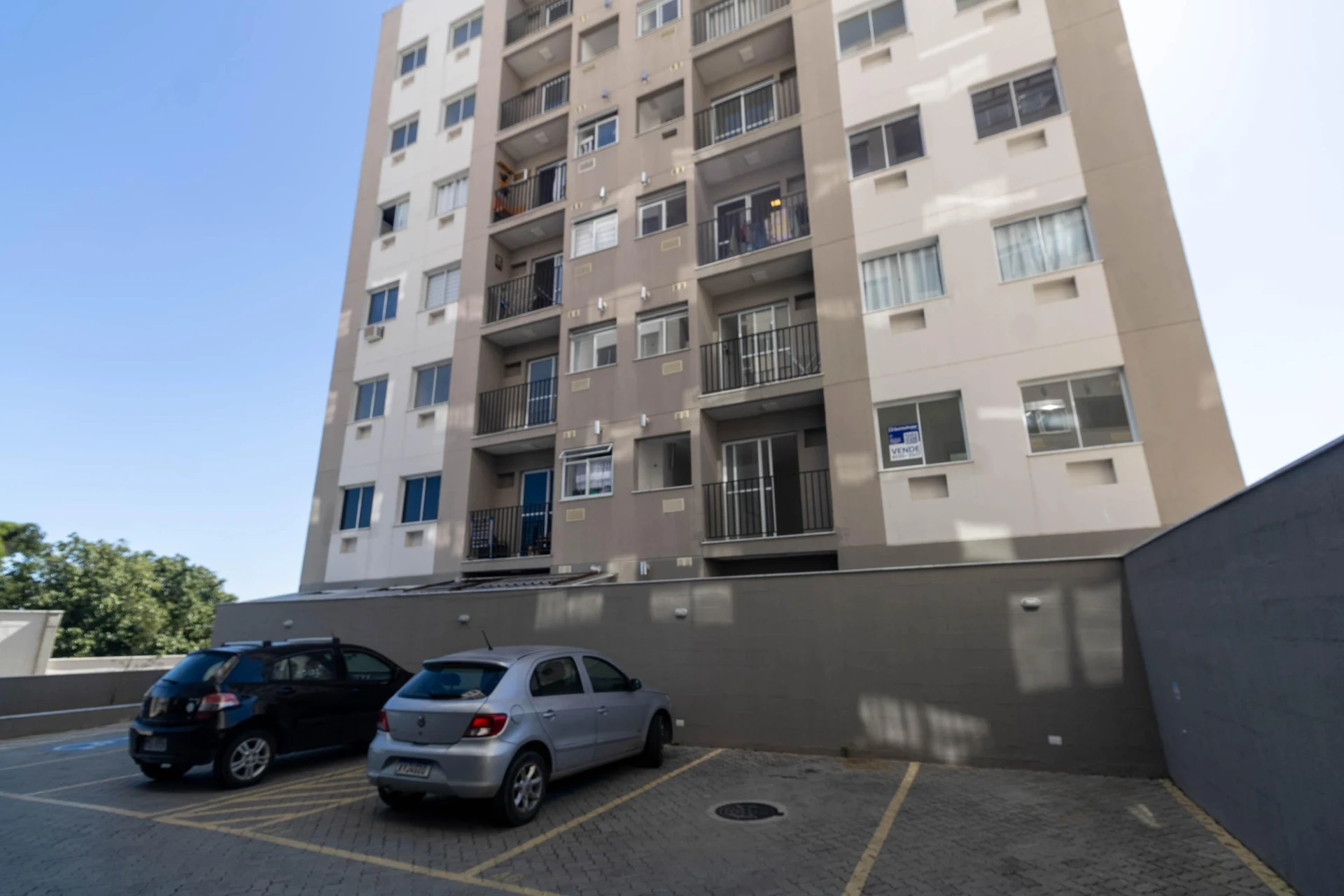 Apartment with 2 bedrooms, 1 en-suite and 1 parking spot — photo 37