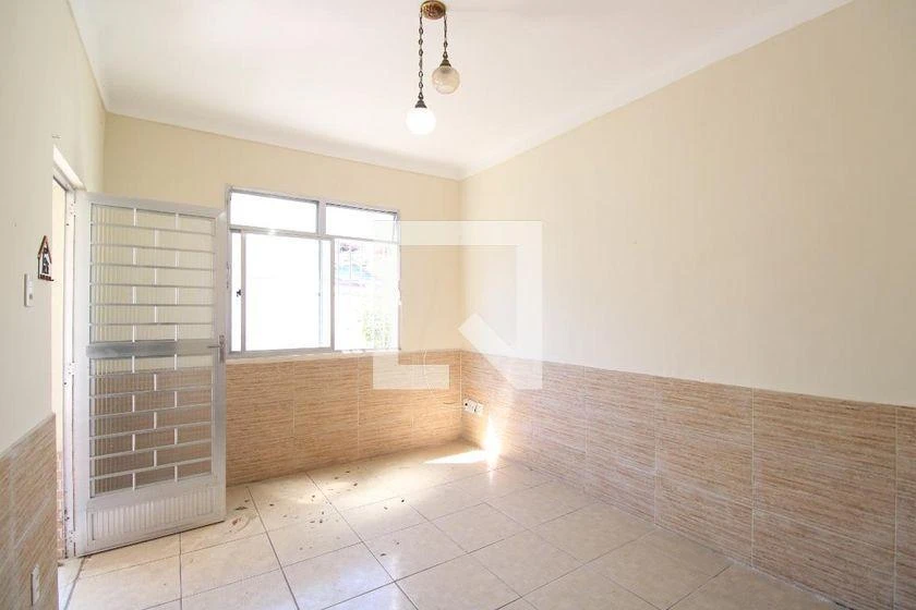 Unfurnished house with 3 bedrooms and 200 m² — photo 12
