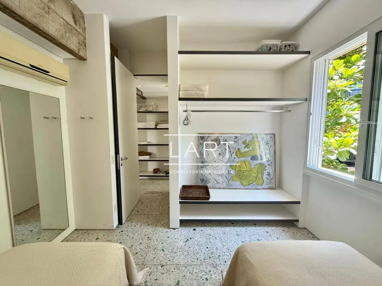Furnished 2-bedroom apartment with 3 bathrooms — photo 23