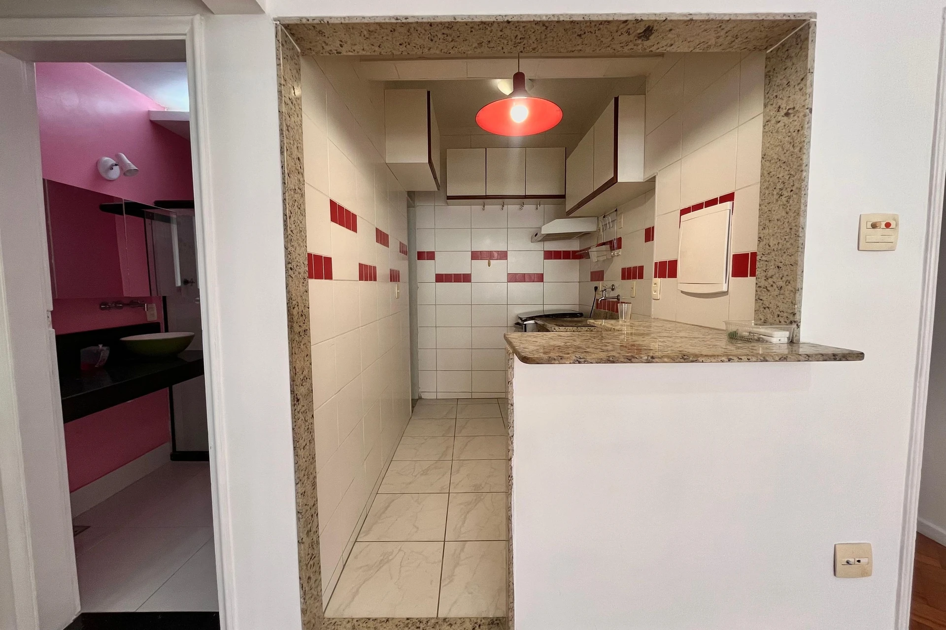Apartamento sem mobília com 2 quartos e cozinha americana — photo 4