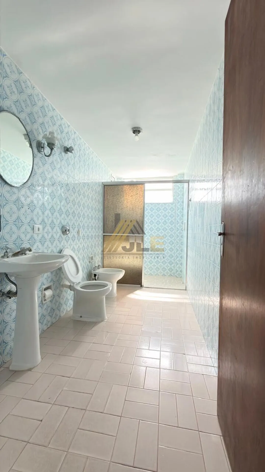 3-bedroom apartment with a home office in Curitiba — photo 18