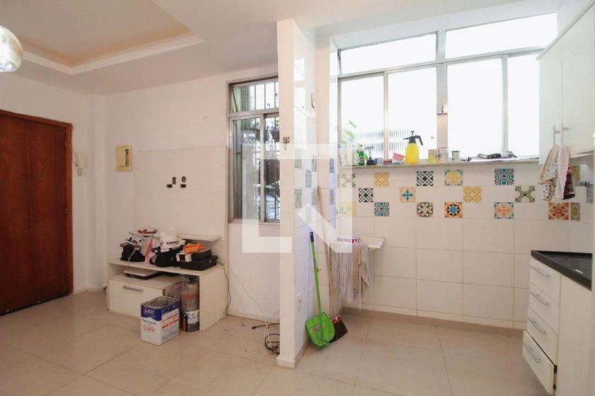 One-bedroom apartment with a washing machine — photo 17
