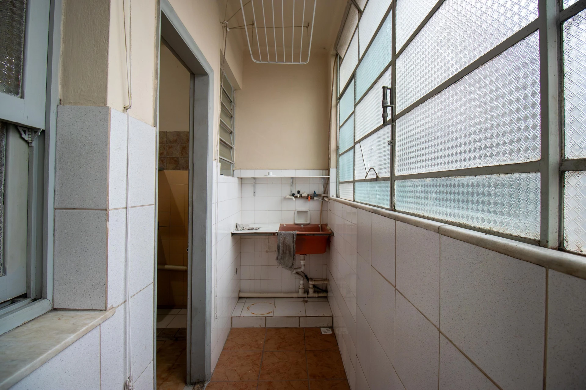 2-bedroom apartment with 1 bathroom and no parking — photo 15