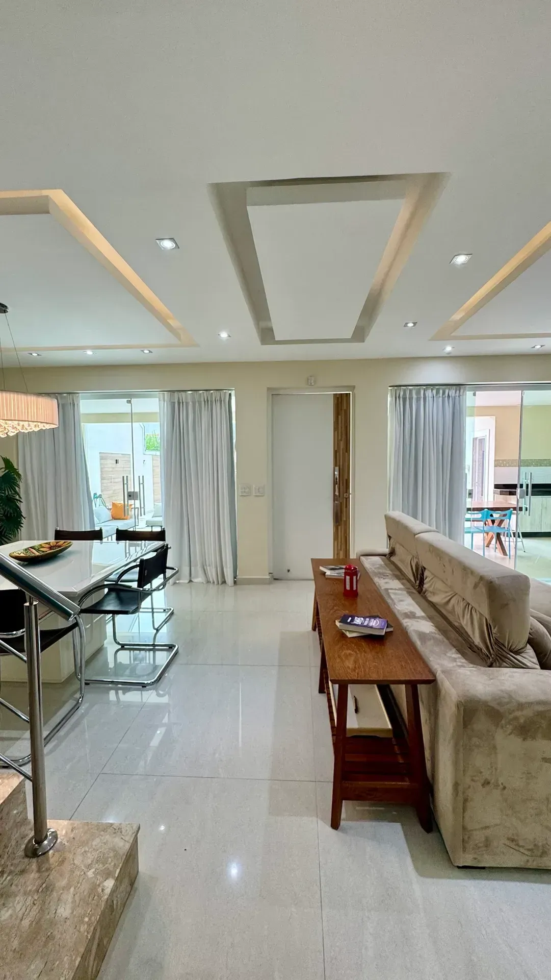 House with 5 bedrooms and a built-in balcony grill — photo 21