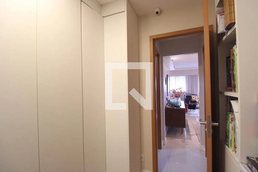 Furnished apartment, 112 m², with a glass-enclosed balcony — photo 32