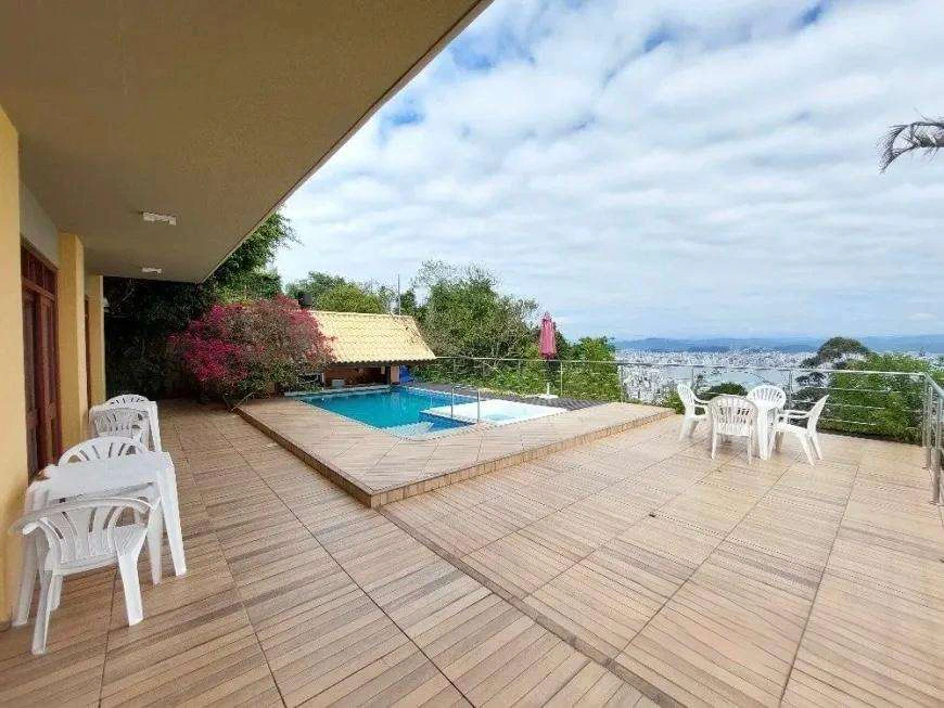 Casa em condomínio com 4 quartos e 1 vaga, 572 m² — photo 5