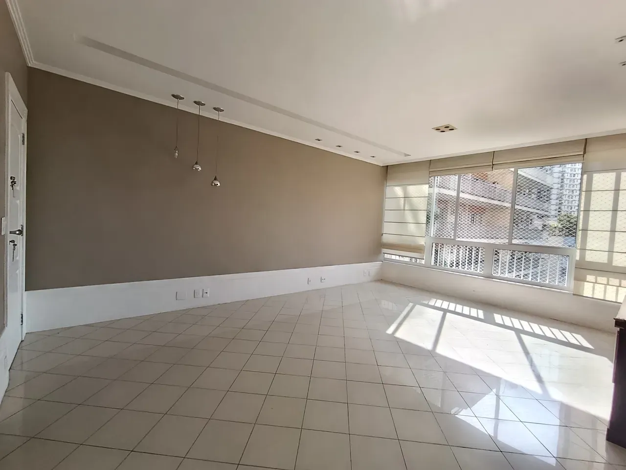 Unfurnished apartment with 3 bedrooms and 1 bathroom — photo 7