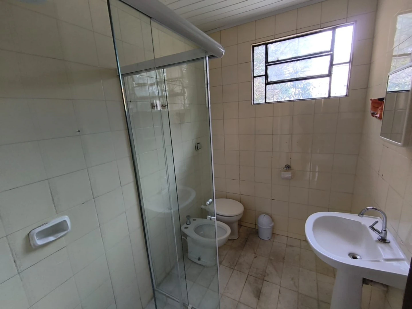 Piso de madera o laminado y 4 dormitorios: casa de 183 m² — photo 16
