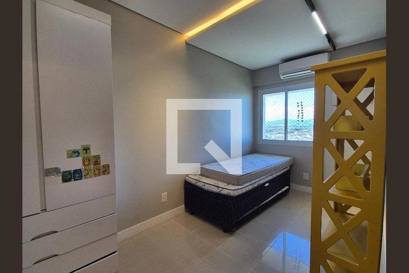 Furnished 3-bedroom apartment with balcony and views — photo 24