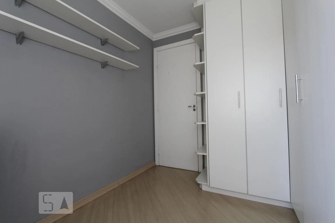 2-bedroom apartment with a bathtub — photo 15