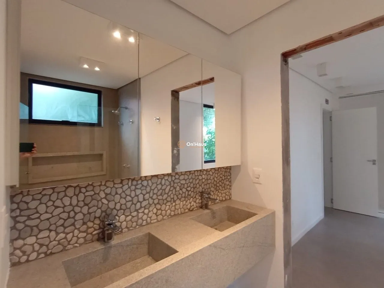 Rental house with 6 en-suite bedrooms and 513 m² — photo 42