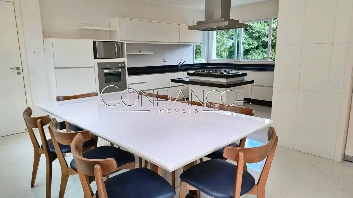 Casa em condomínio fechado com 5 quartos e 370 m² — photo 2
