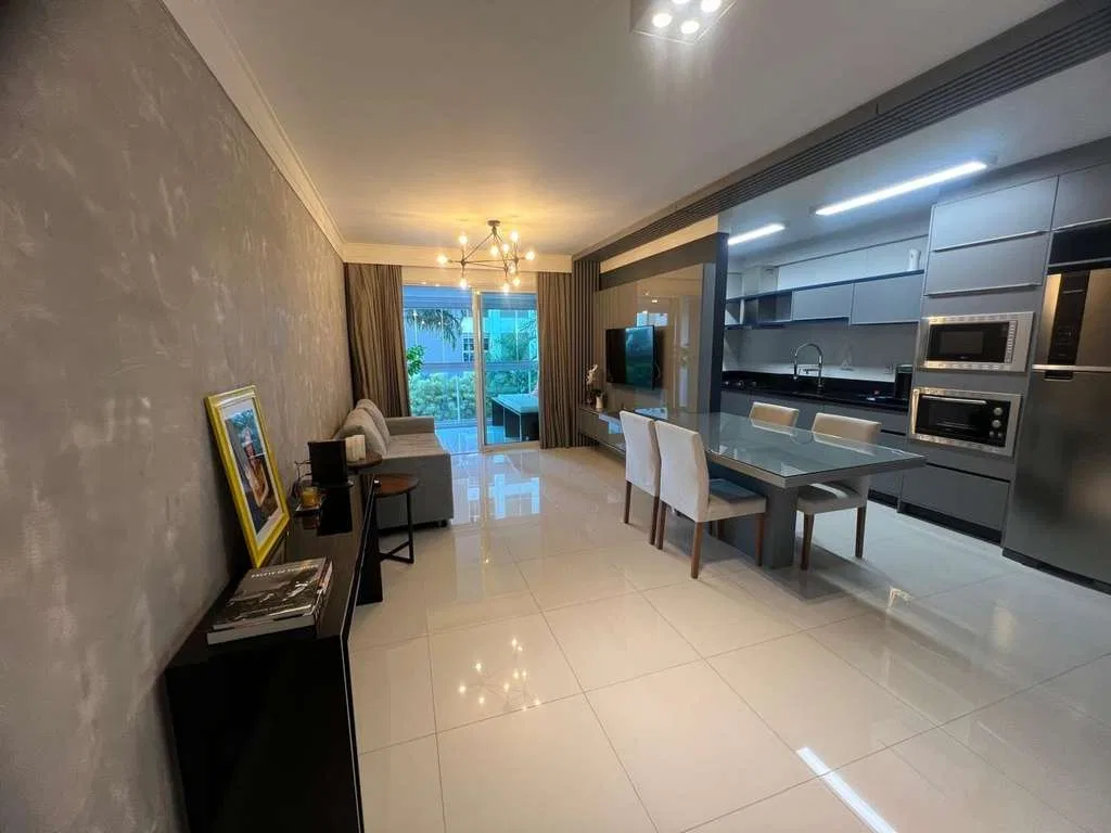 Меблированная квартира с 2 спальнями-сюитами 108 м²