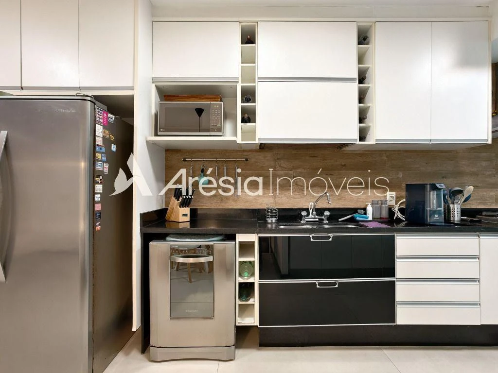 Furnished apartment with 4 bedrooms and private BBQ area — photo 32