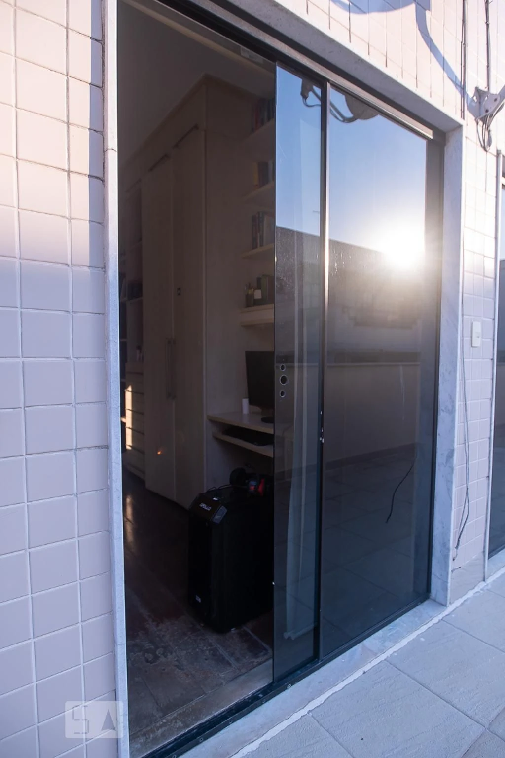 Furnished 3-bedroom apartment with private BBQ — photo 15