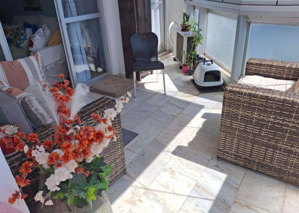 Furnished 81 m² apartment with 2 bedrooms and enclosed balcony — photo 16
