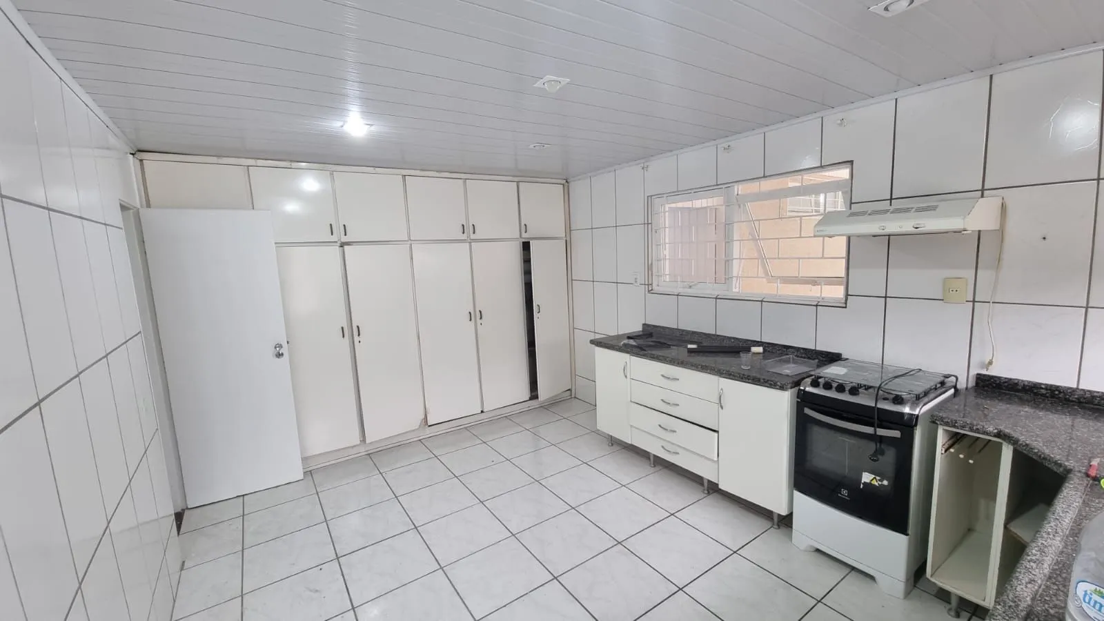 Casa de 4 dormitorios, 2 con baño propio, 220 m², Curitiba — photo 4