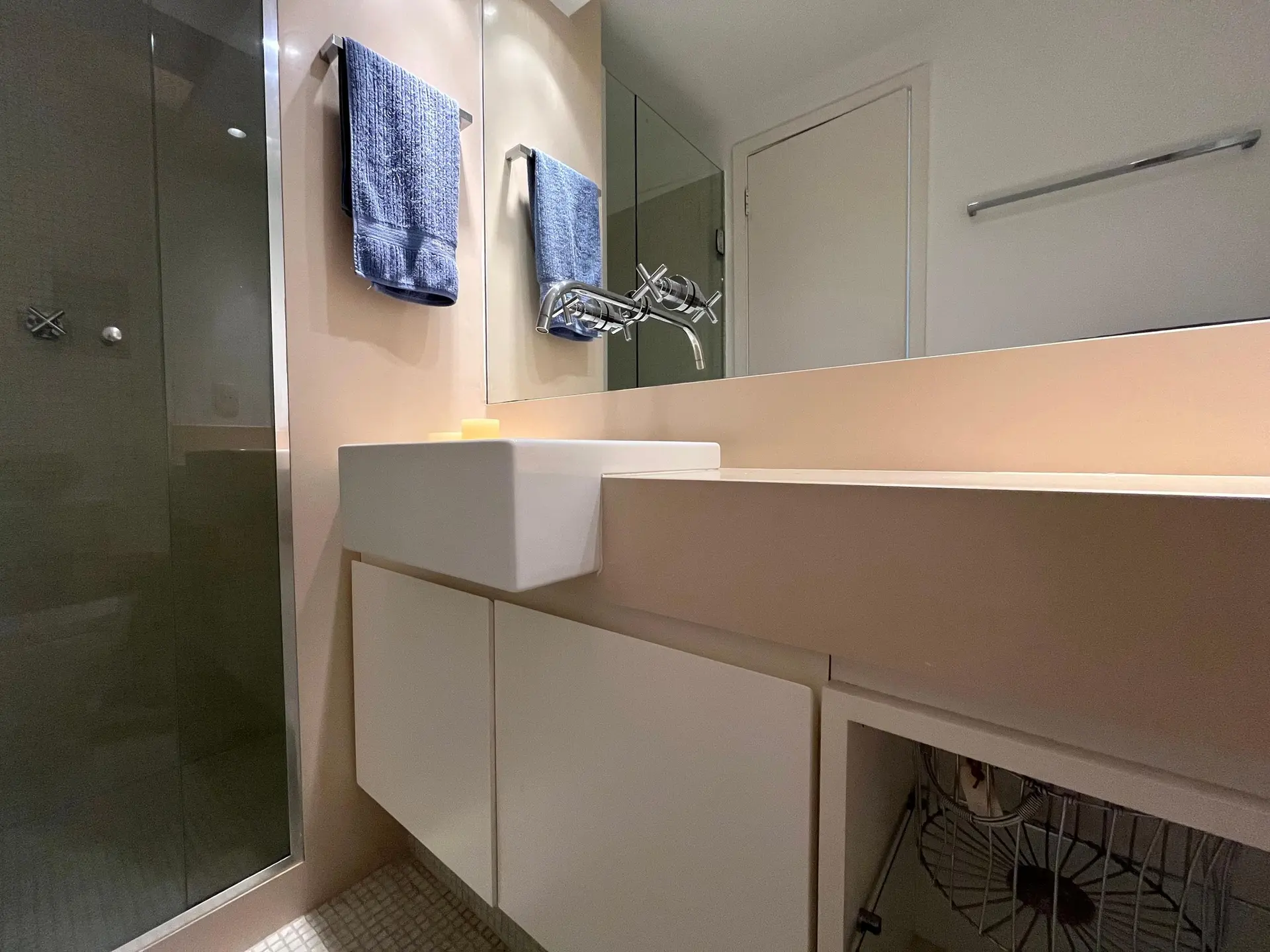 4-bedroom apartment with a water view — photo 55