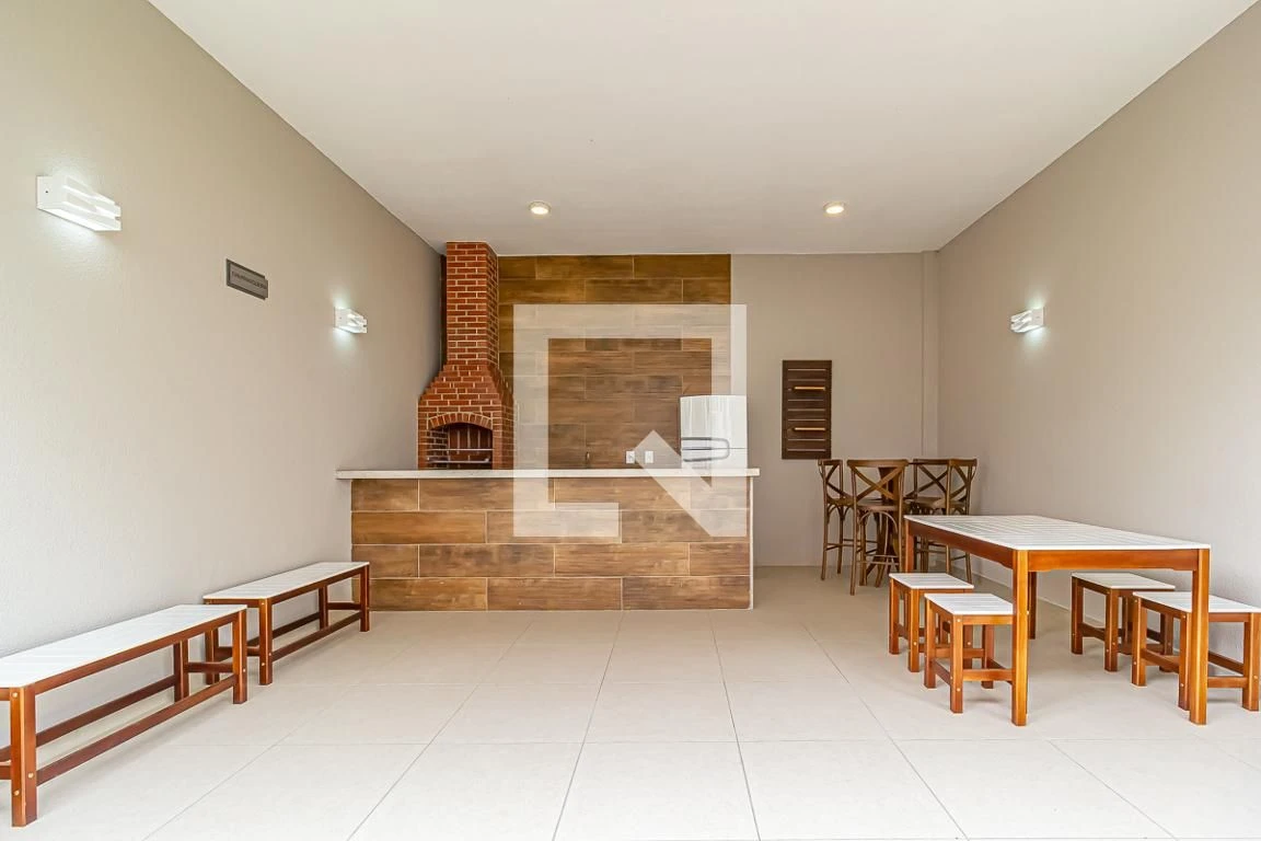 2-bedroom apartment with open-plan kitchen and living room — photo 28
