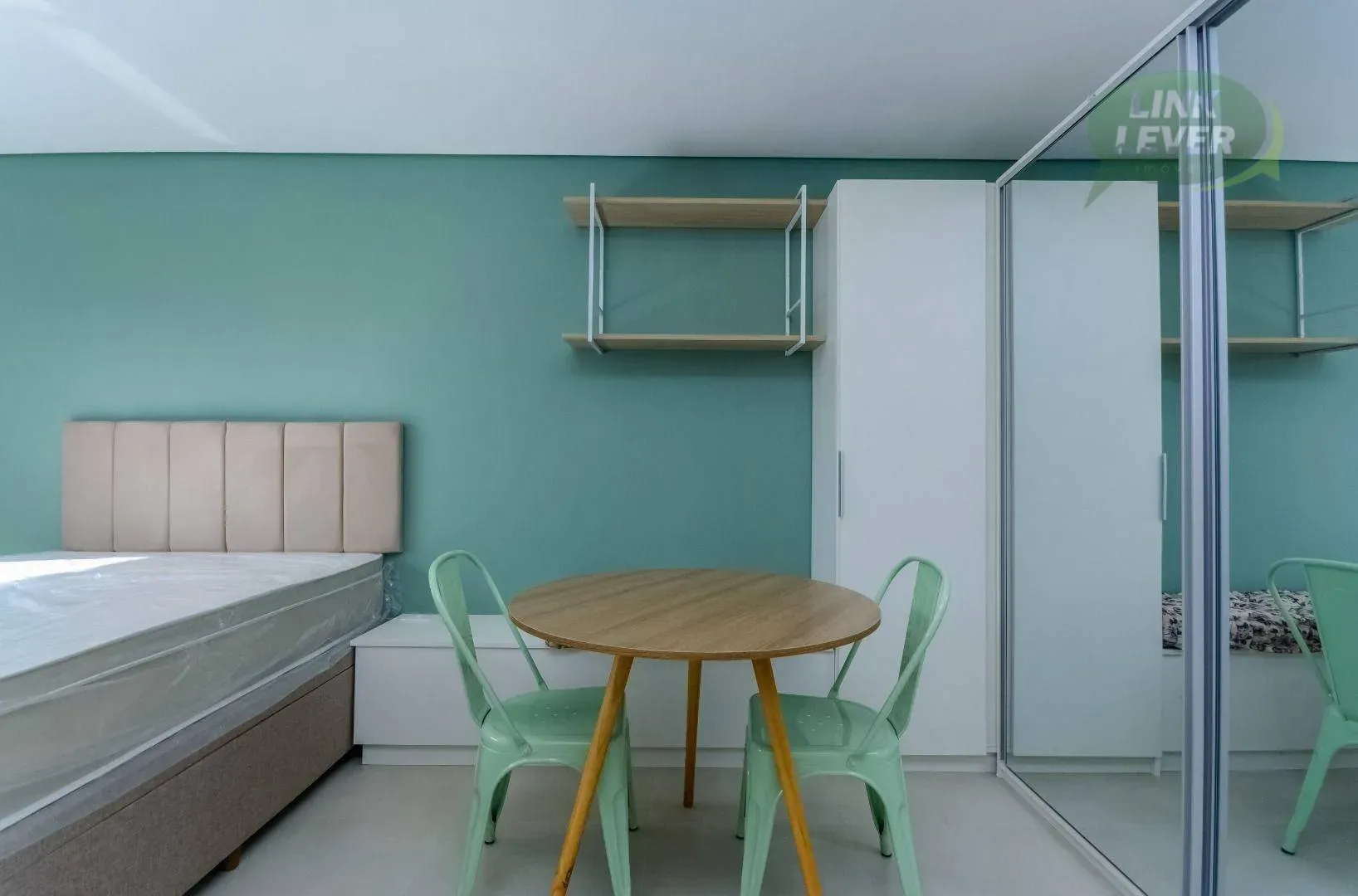Furnished studio in a building with a coworking space — photo 31