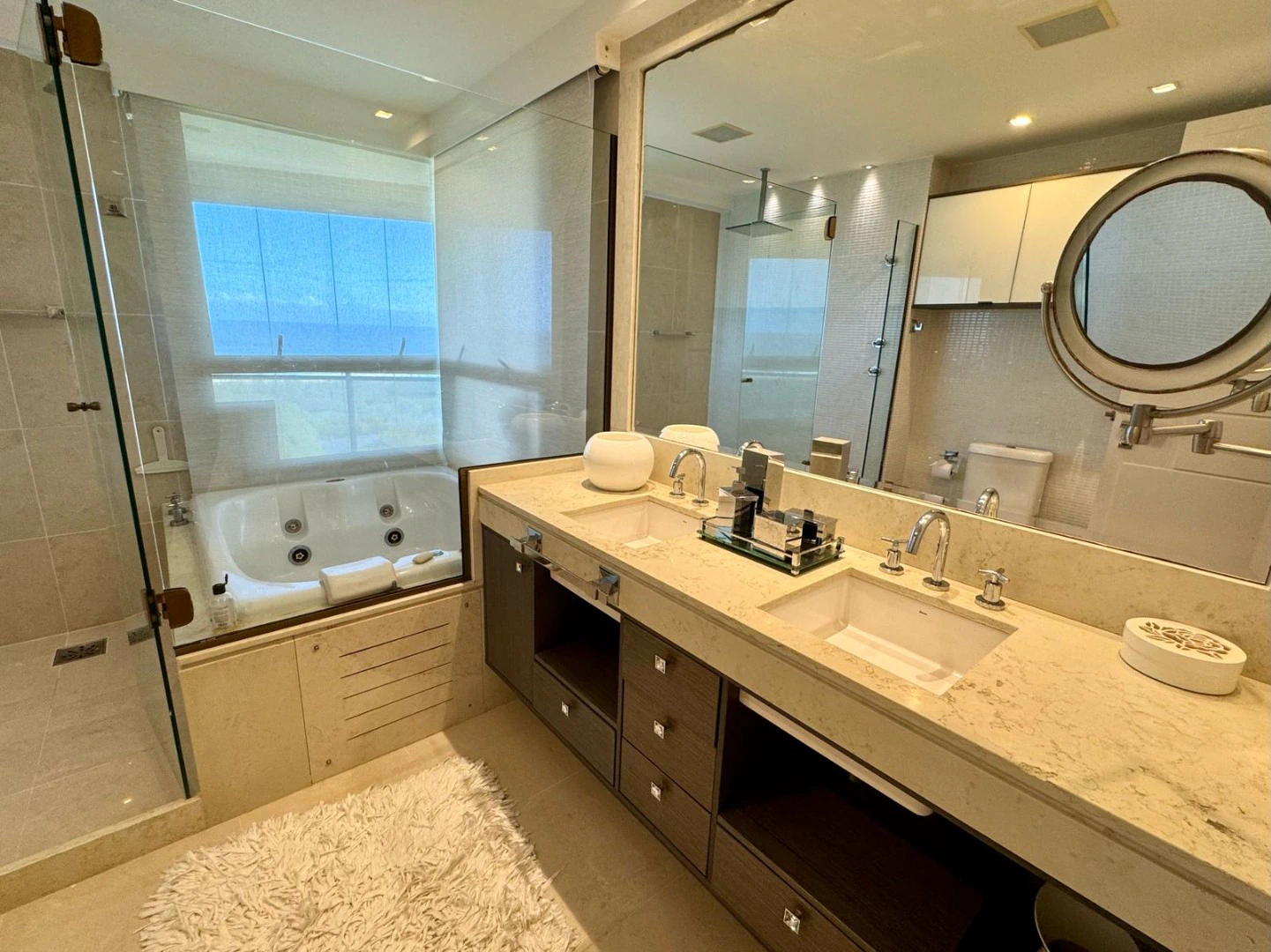 Apartamento mobiliado com 4 quartos e 260 m² — photo 22