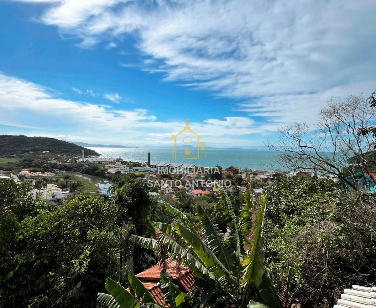 3-bedroom house with a water view in Florianópolis — photo 33