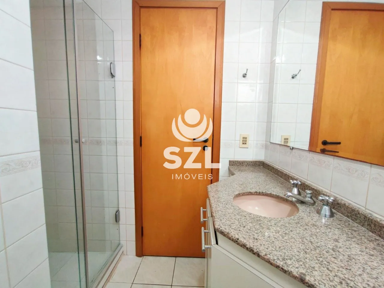 Unfurnished apartment with 3 bedrooms, 2 baths and parking — photo 17