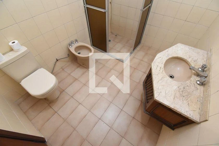 Casa com 5 quartos, 3 banheiros e cozinha separada — photo 11