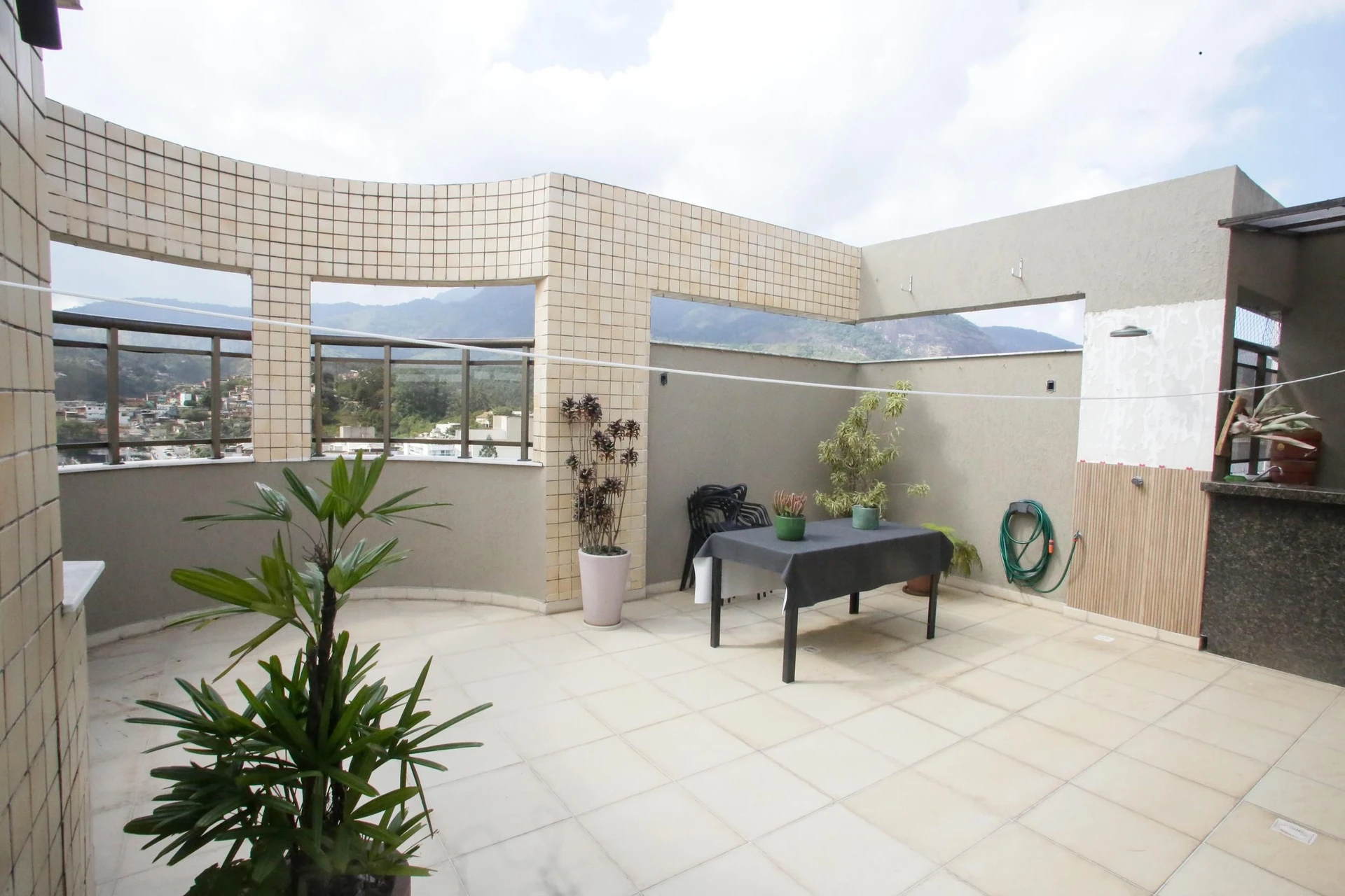 Apartamento mobiliado com 4 quartos e varanda — photo 29