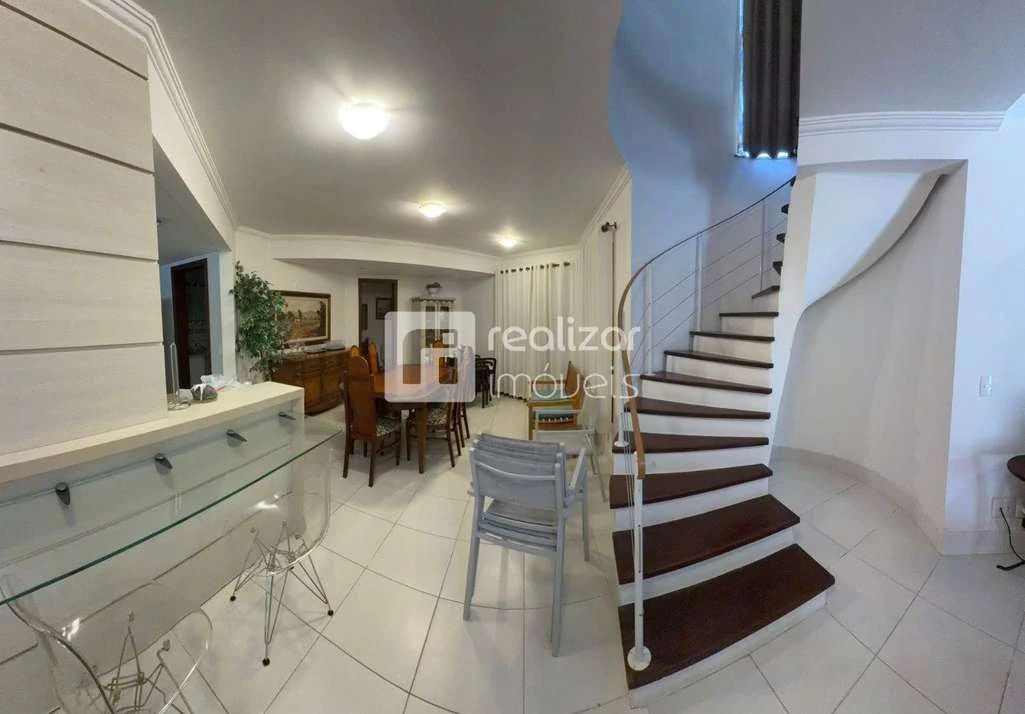Casa en alquiler con 4 dormitorios y jardín privado — photo 4