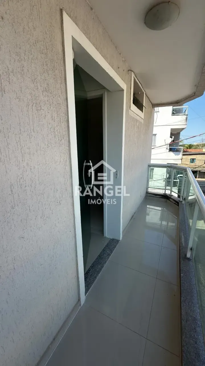 Casa com 4 quartos, 5 banheiros e 2 vagas de garagem
