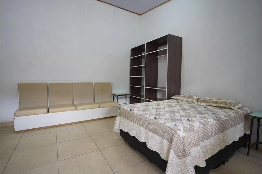Estudio con 1 dormitorio y 1 baño, sin parking
