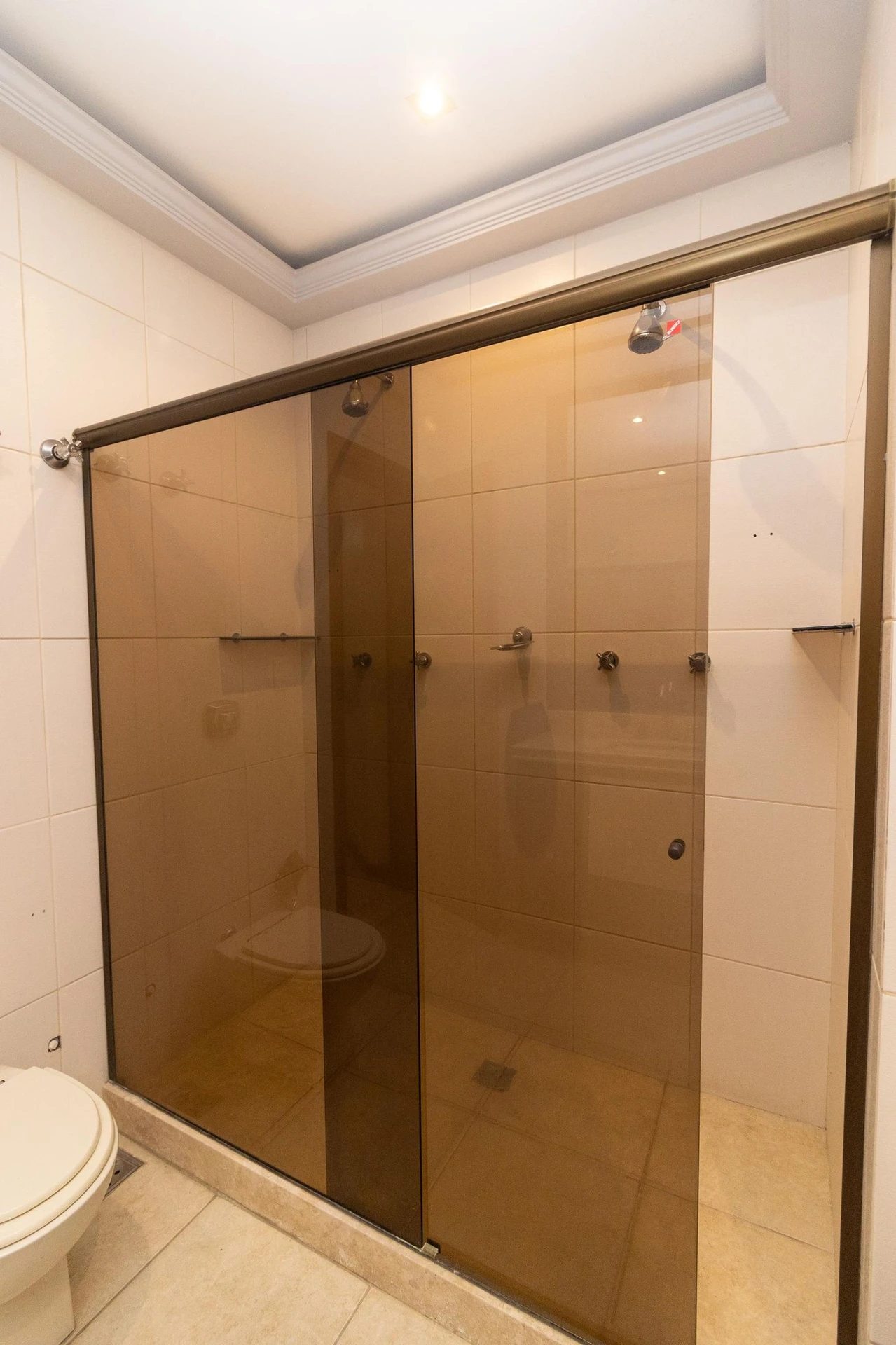 4-bedroom apartment with 2 en-suite bathrooms and garden — photo 45