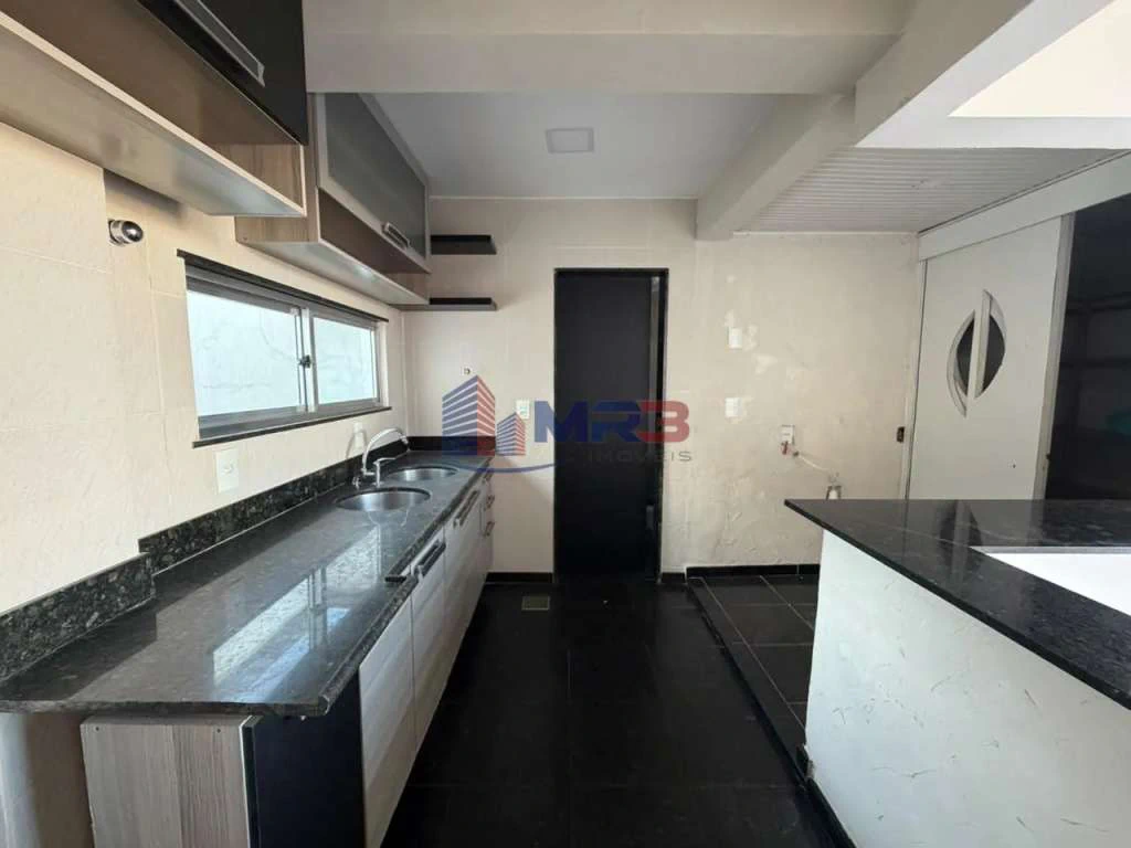 Top-floor apartment with 2 bedrooms and private BBQ — photo 2