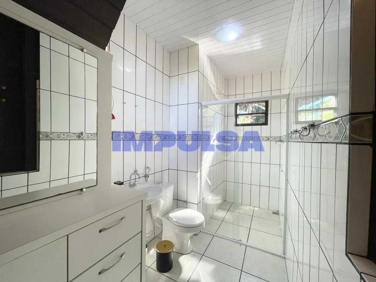 3-bedroom house with a fireplace in Florianópolis — photo 13