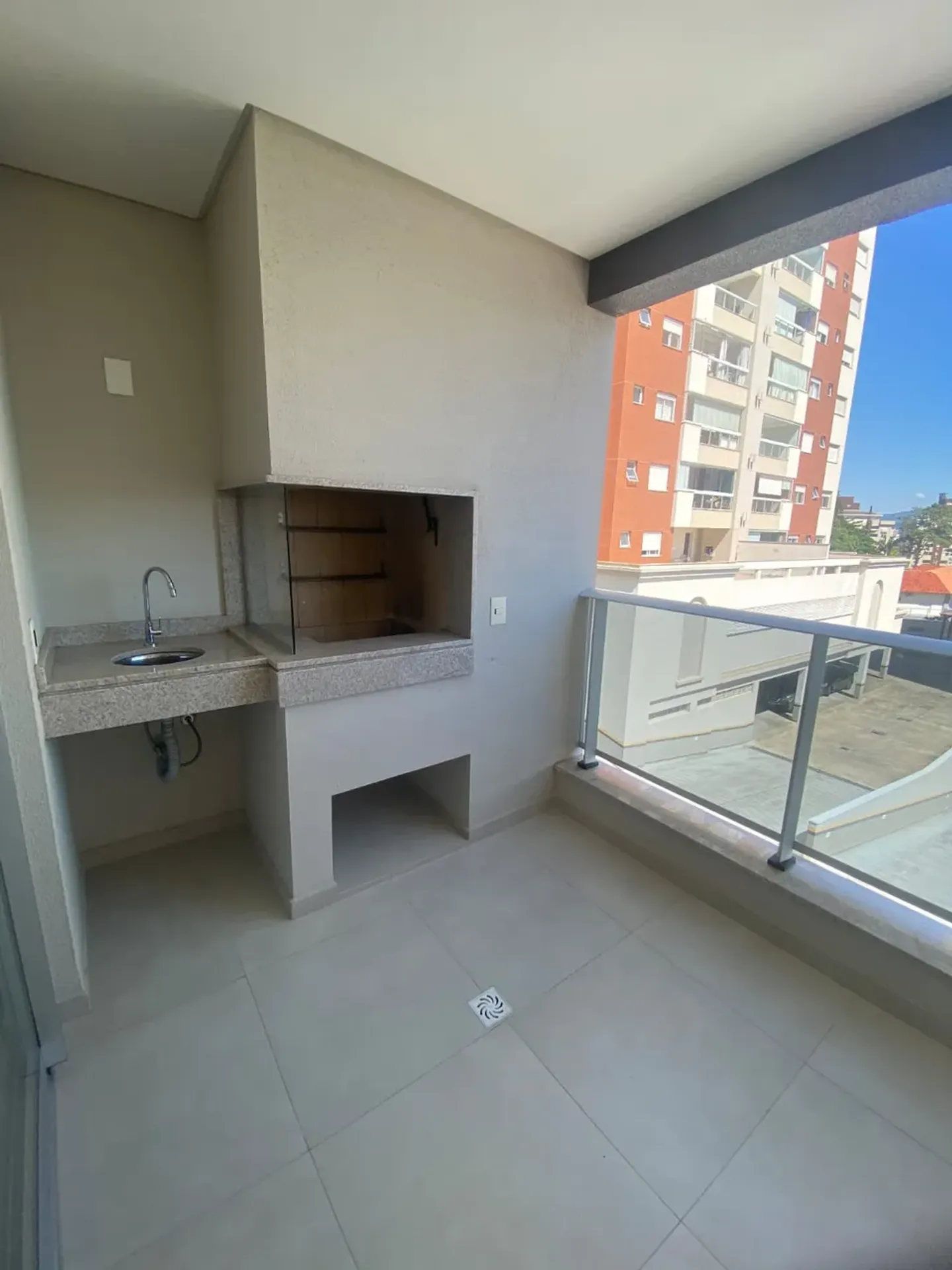 90 m² apartment with 2 bedrooms and balcony grill — photo 3